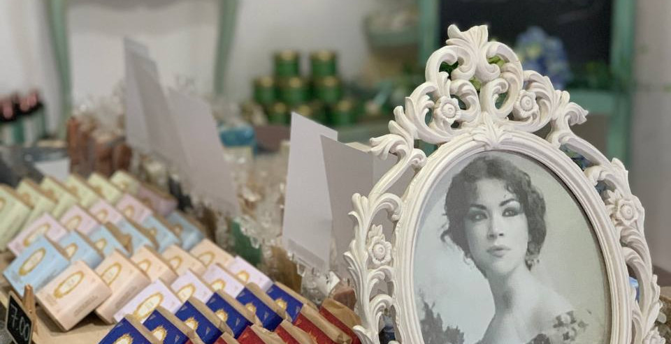 Shop of natural cosmetics «Dia Chiros AGLAIS»